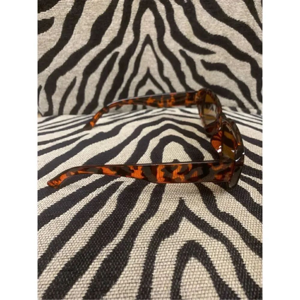 Turtle She'll Fashion Sunglasses - Picture 2 of 4